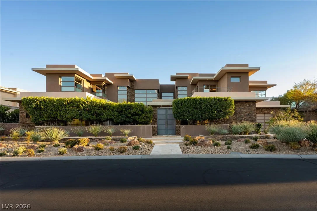 91 Hawk Ridge Drive — photo 2