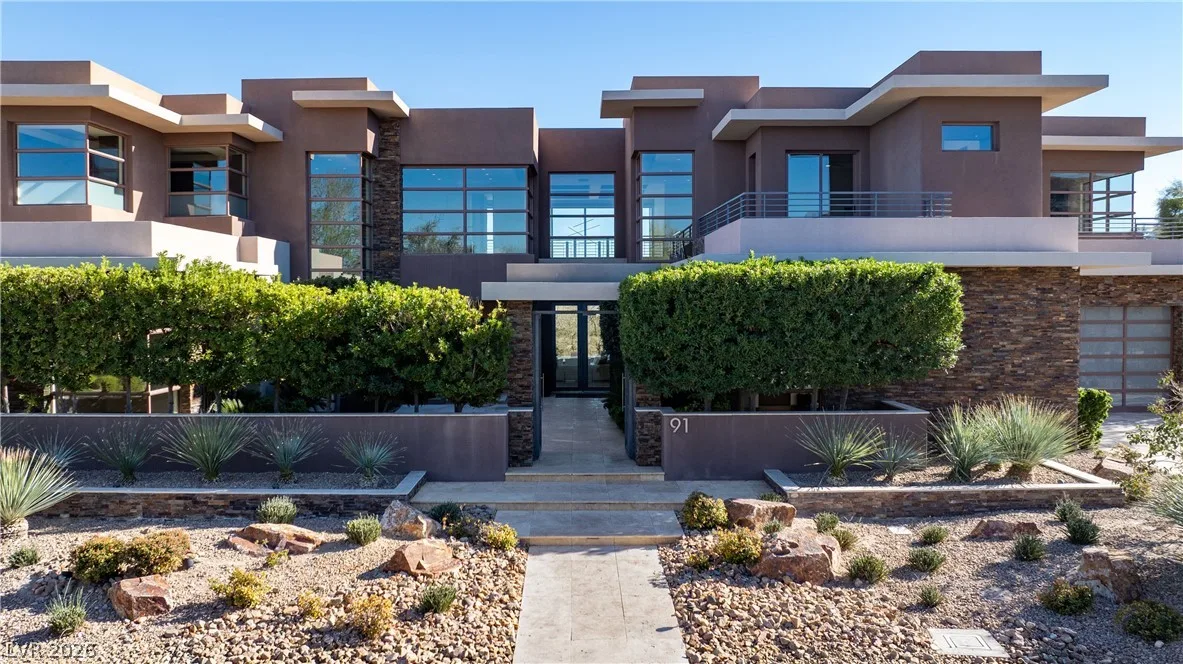 91 Hawk Ridge Drive — photo 3