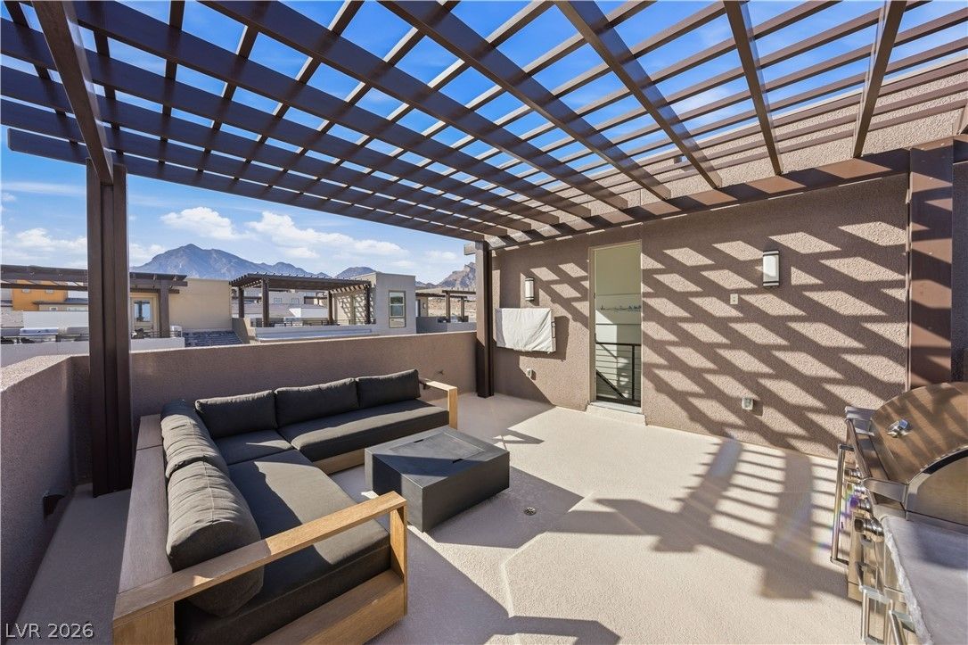 664 Sentinel Spire Street — photo 3