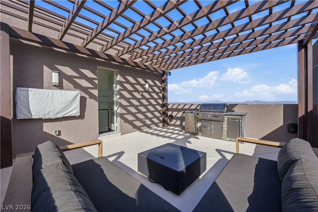 664 Sentinel Spire Street — photo 4
