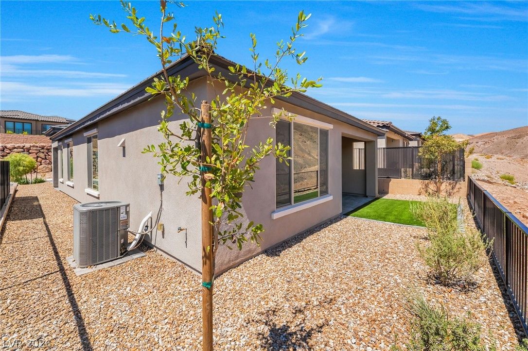 76 Crimson Cactus Avenue — photo 5 of 22