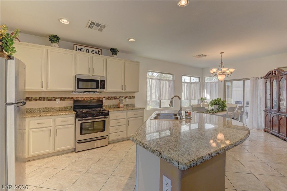 2213 Dolphin Beach Avenue — photo 4 of 25