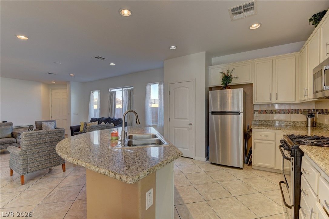2213 Dolphin Beach Avenue — photo 5 of 25