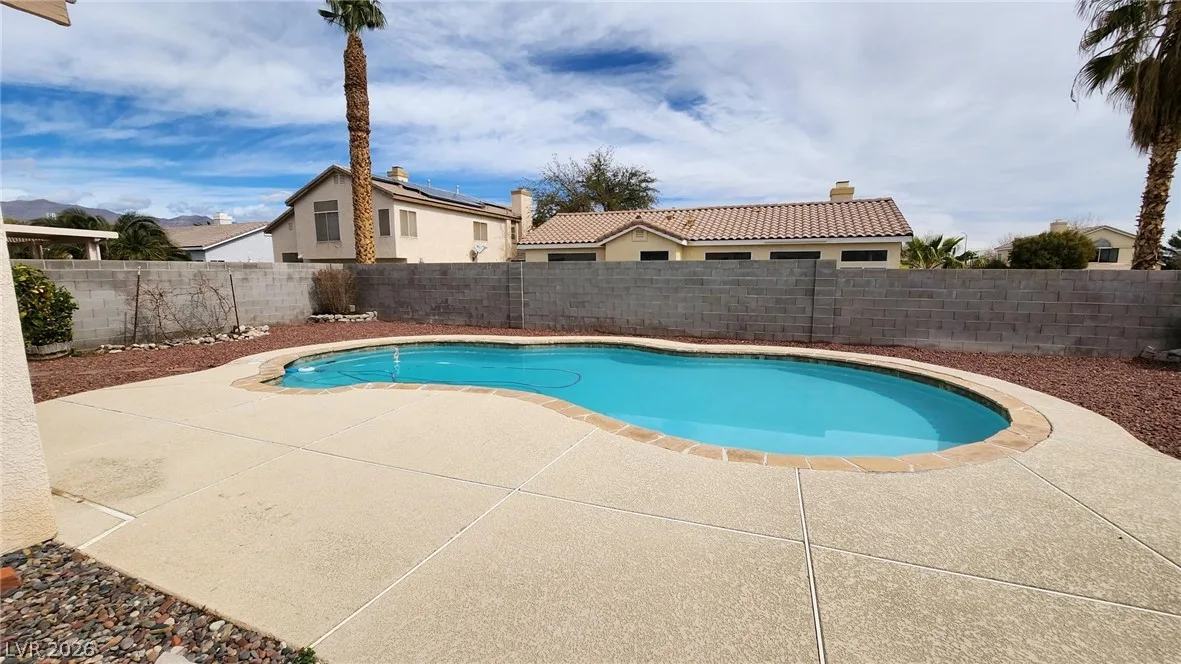 6126 Leaning Rock Court — photo 2