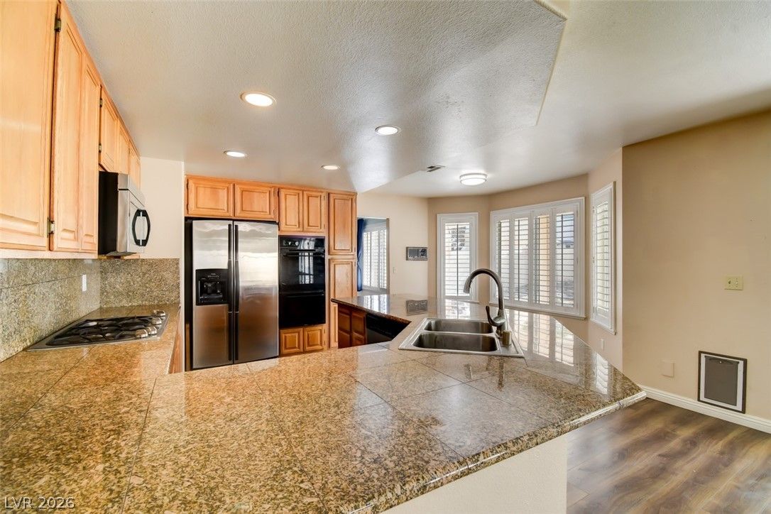 8217 Ocean Terrace Way — photo 4 of 9