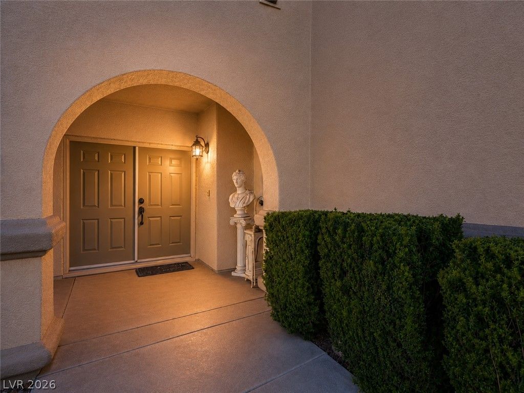 136 Camino Francisco — photo 2 of 34