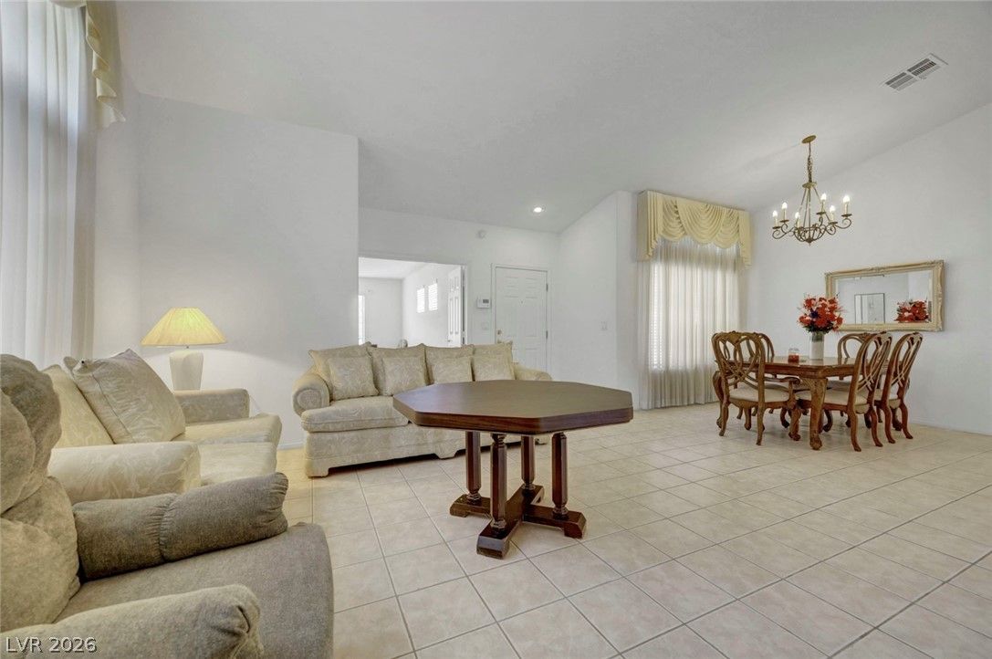 6073 Shadow Oak Drive — photo 3
