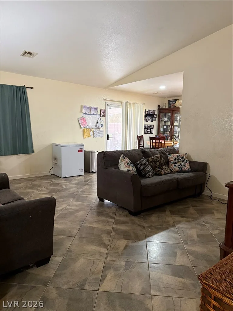 5324 Jungle Orchard Street — photo 3