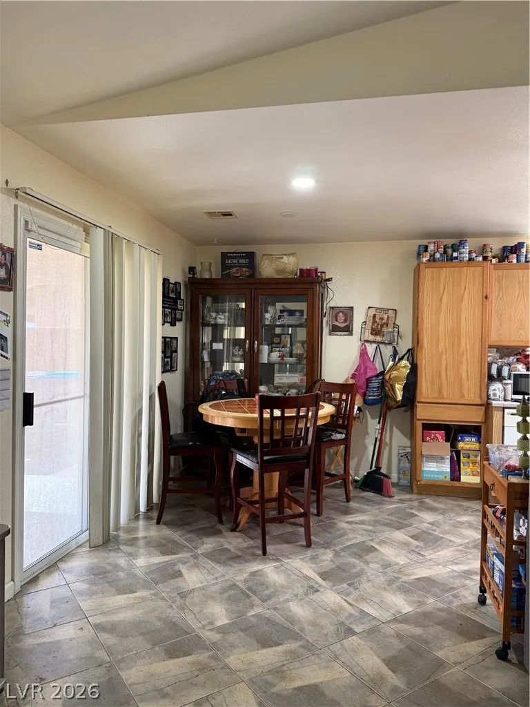5324 Jungle Orchard Street — photo 4