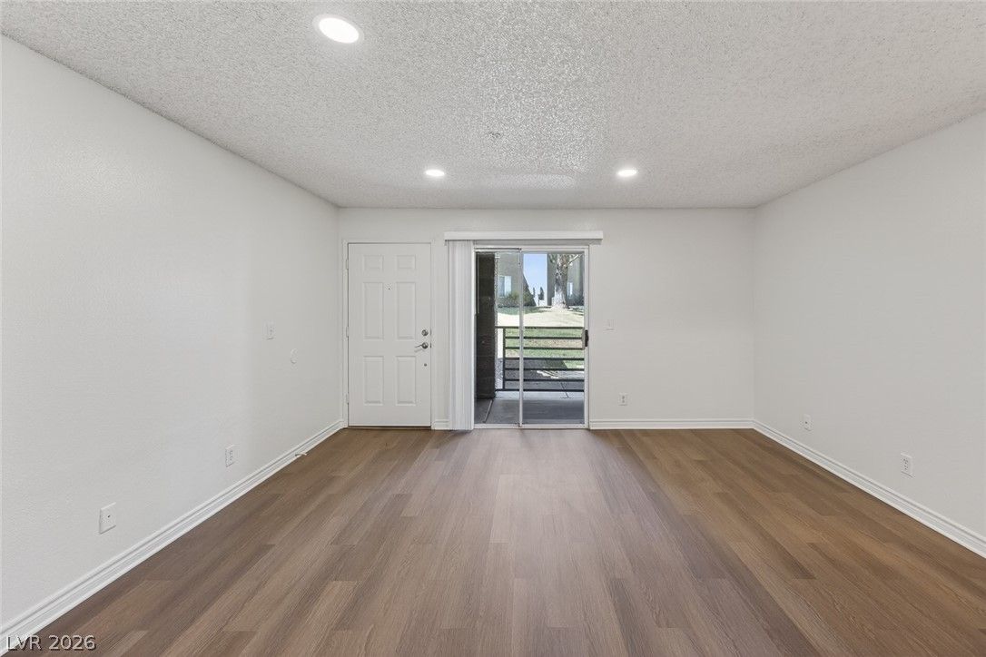 2121 Blue Breeze Drive 106 — photo 2