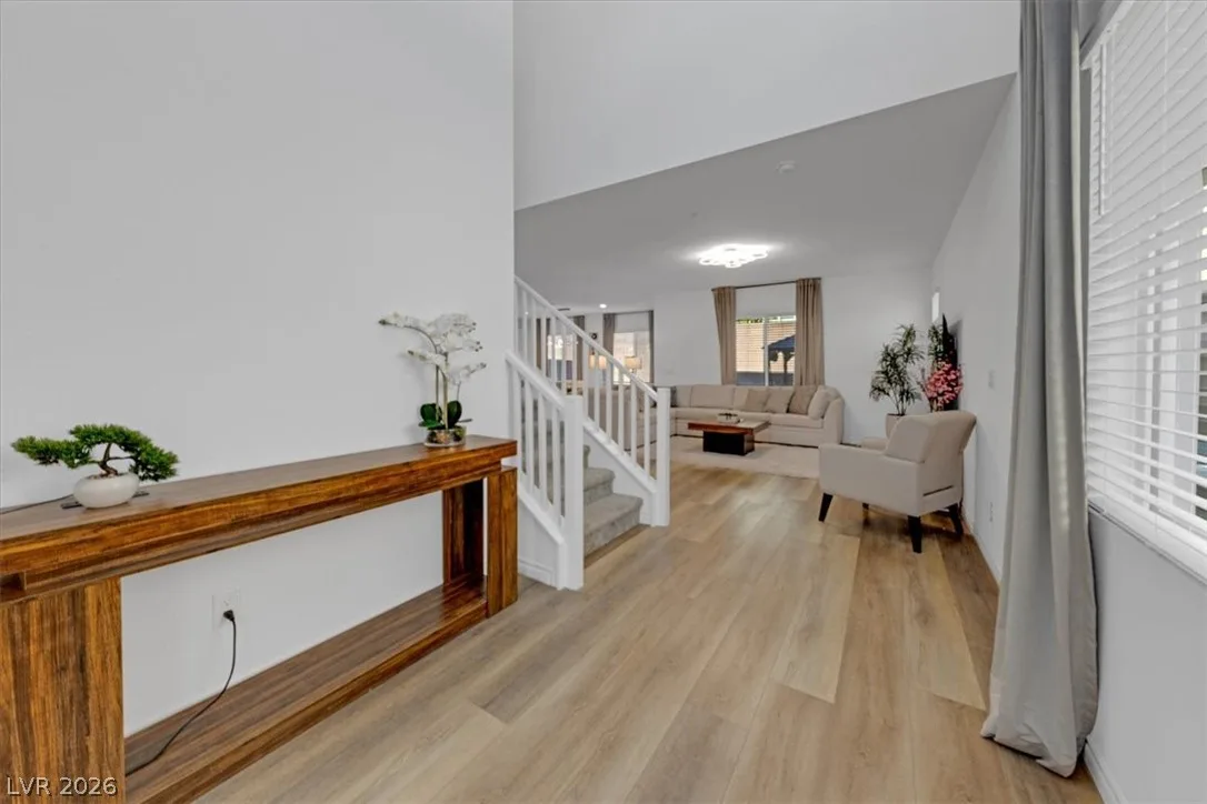 299 Mount Tyndall Street — photo 4