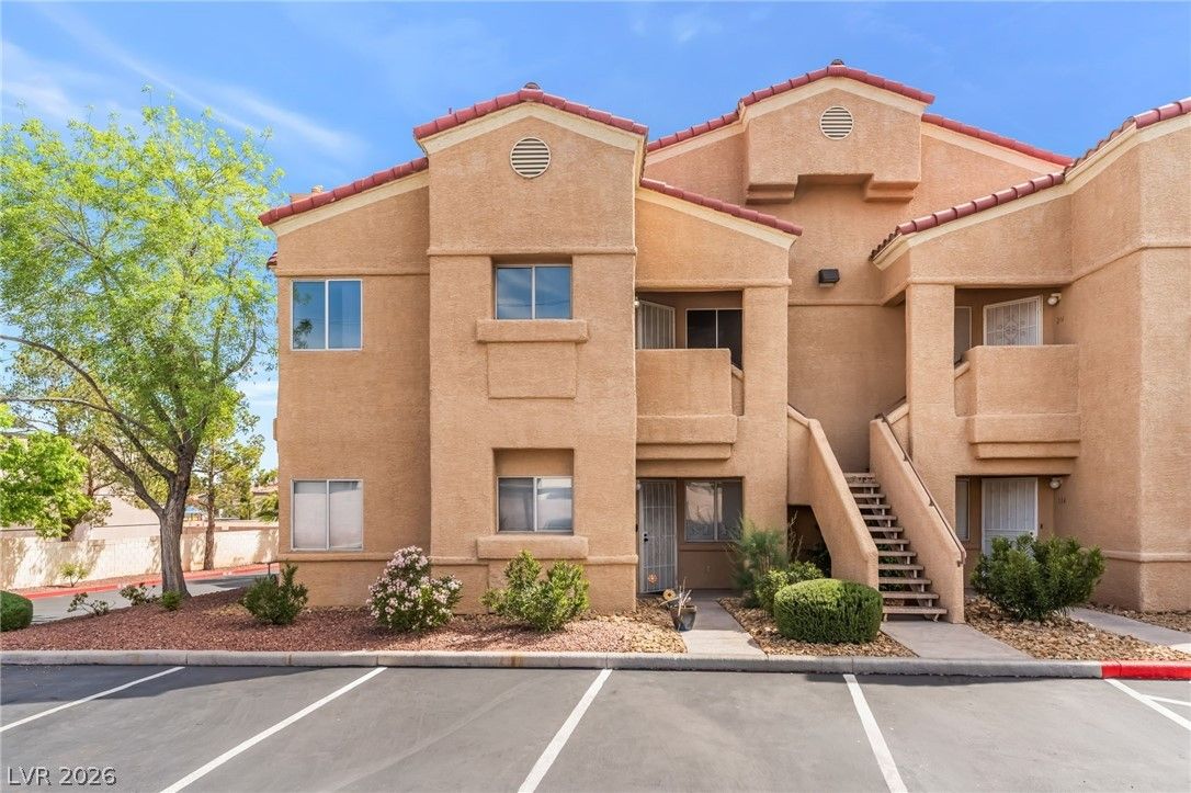 900 Heavenly Hills Court 213 — photo 3