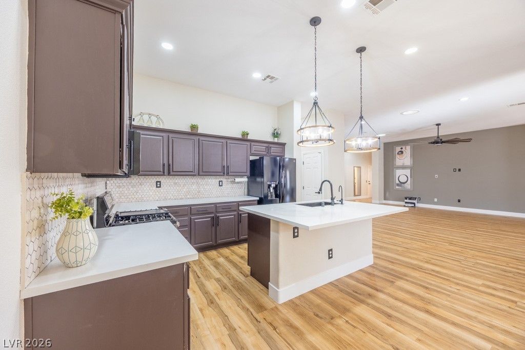 8217 Cabin Springs Avenue — photo 4 of 44