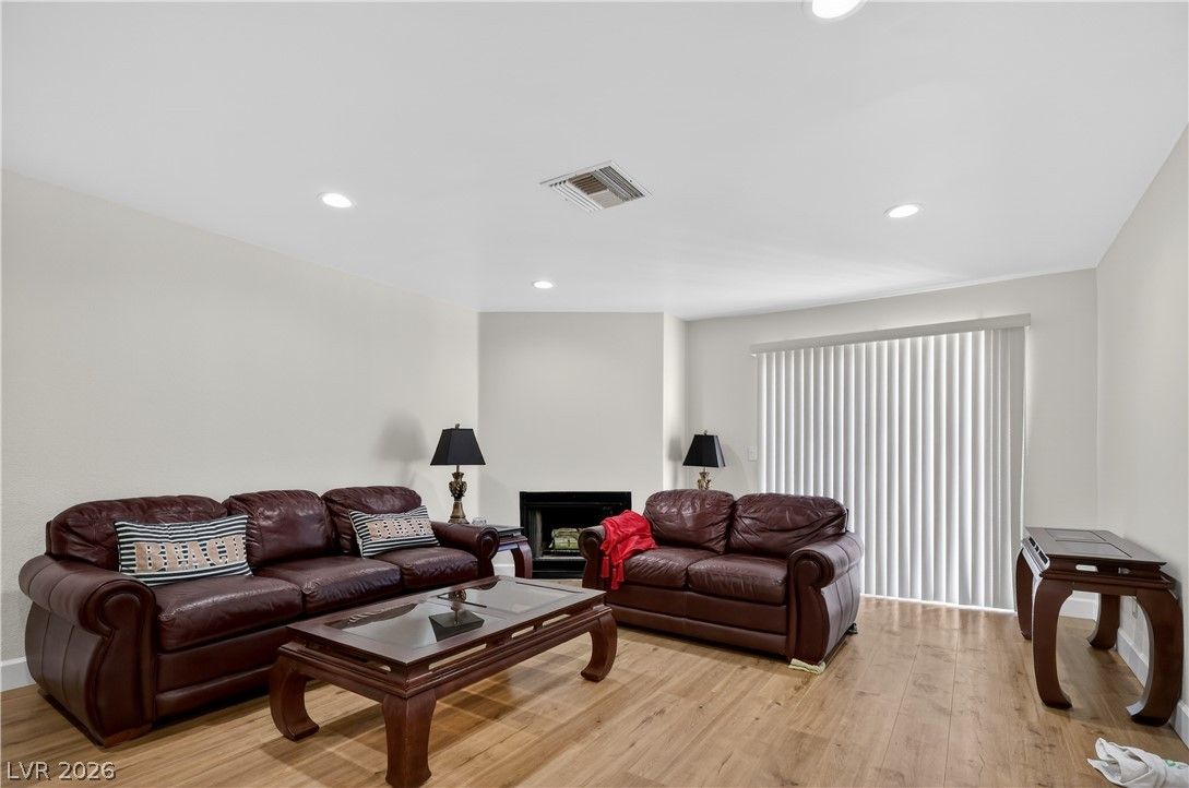 2193 Aspen Mirror Drive 102 — photo 2 of 28