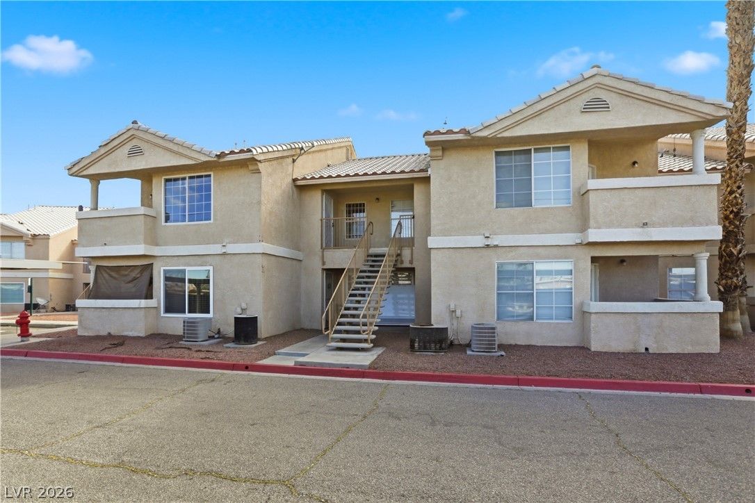 1830 North Pecos Road 249 — photo 1