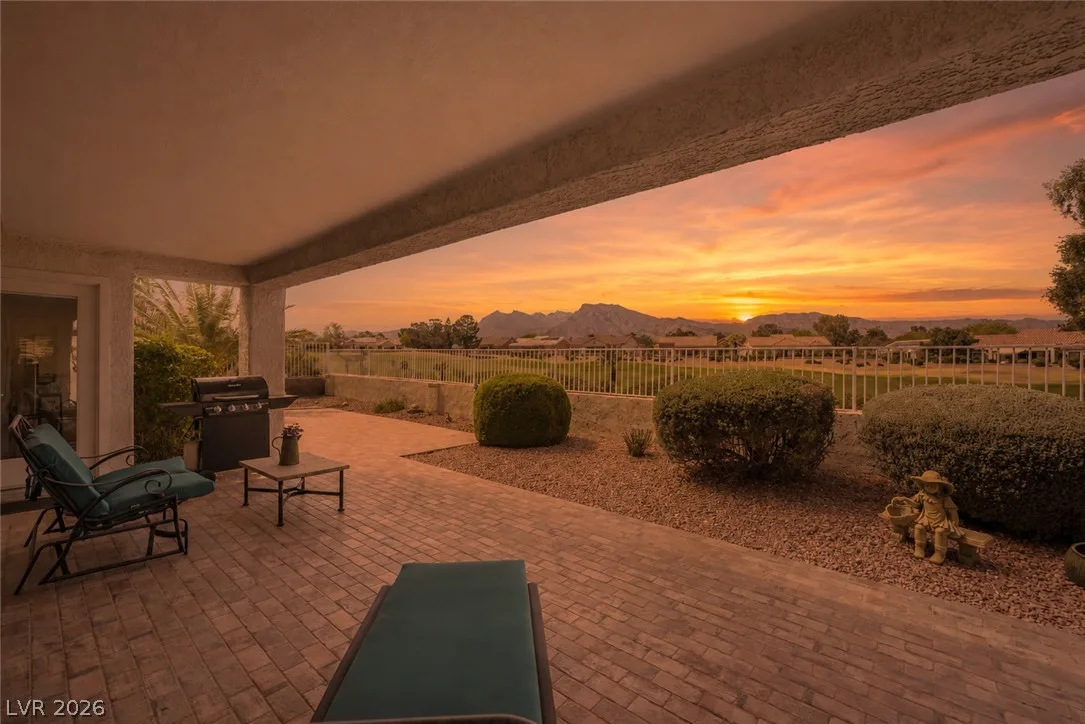 2921 Golf Links Drive — photo 3