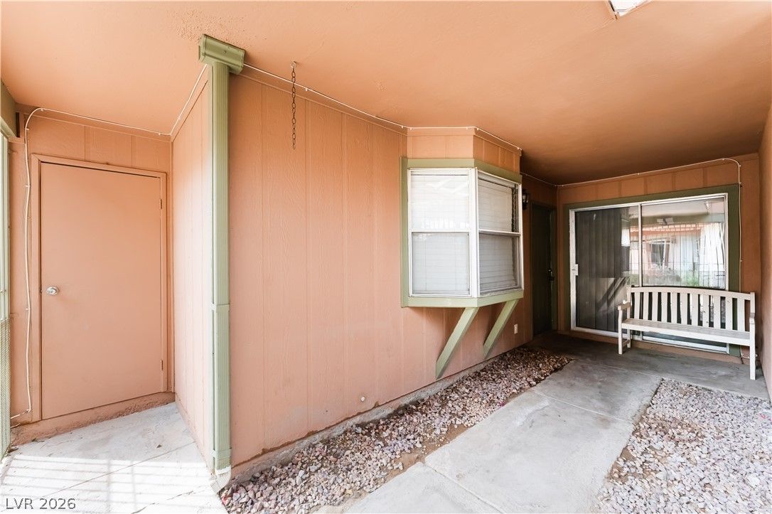 413 North Lamb Boulevard C — photo 3