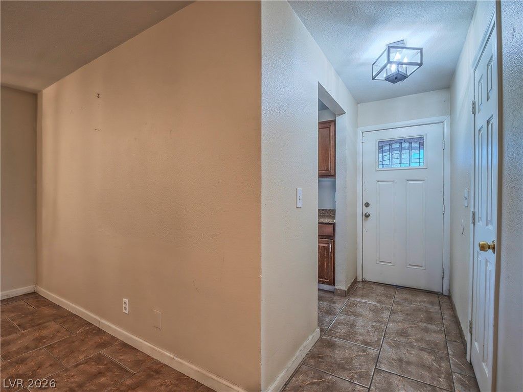1103 Arrowhead Avenue — photo 5