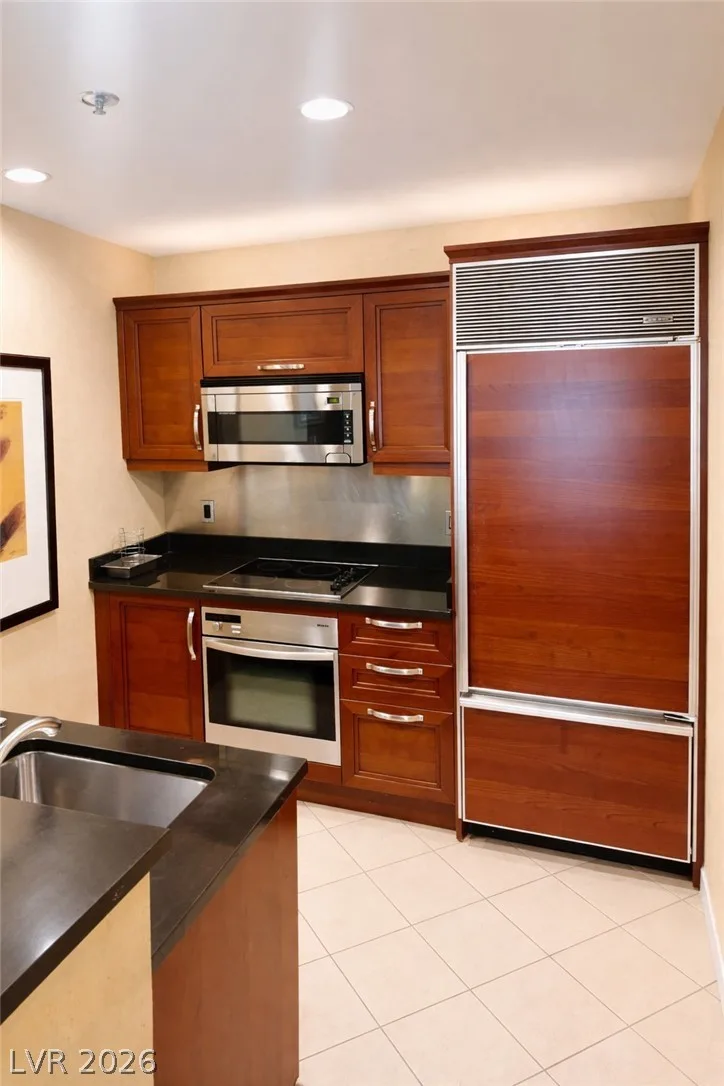 145 East Harmon Avenue 1502 — photo 5