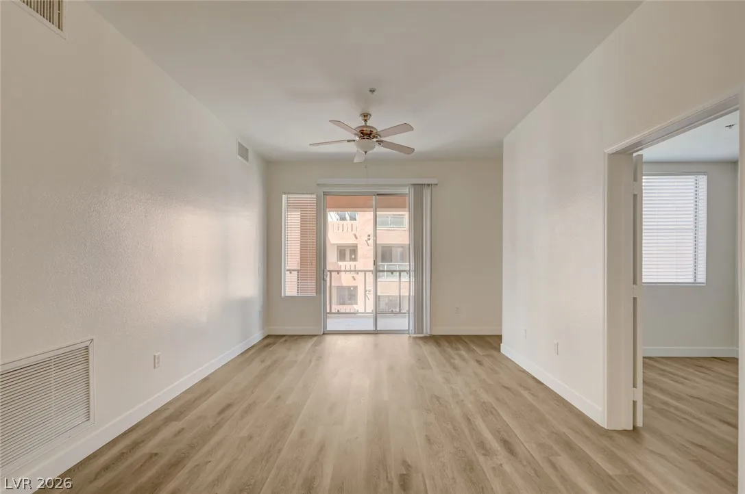 31 East Agate Avenue 409 — photo 4