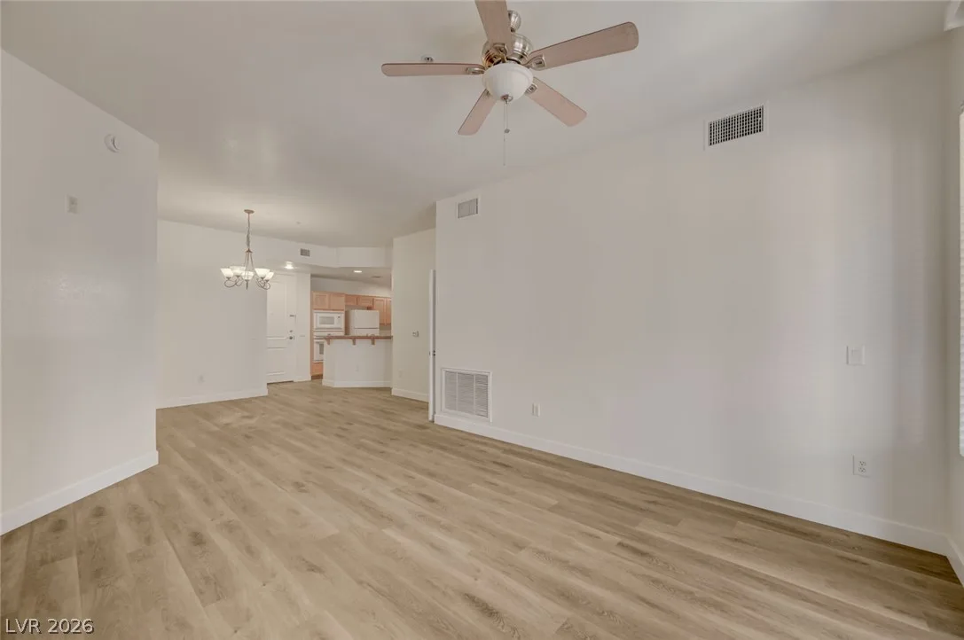 31 East Agate Avenue 409 — photo 5