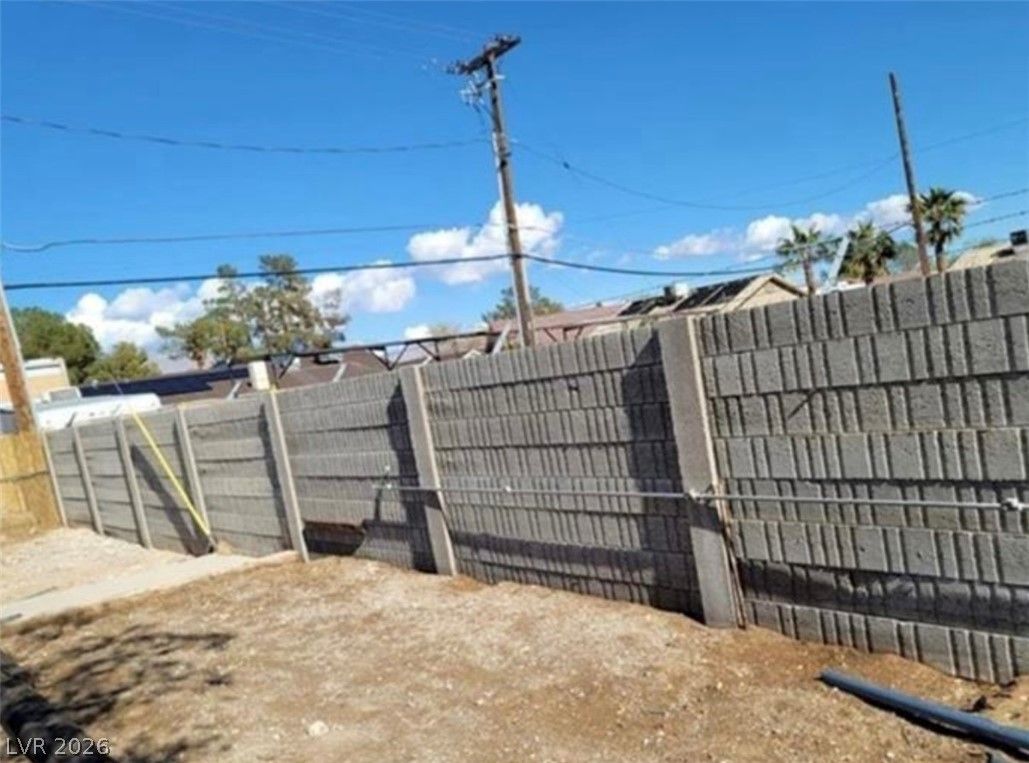 4508 West San Miguel Avenue — photo 5 of 7