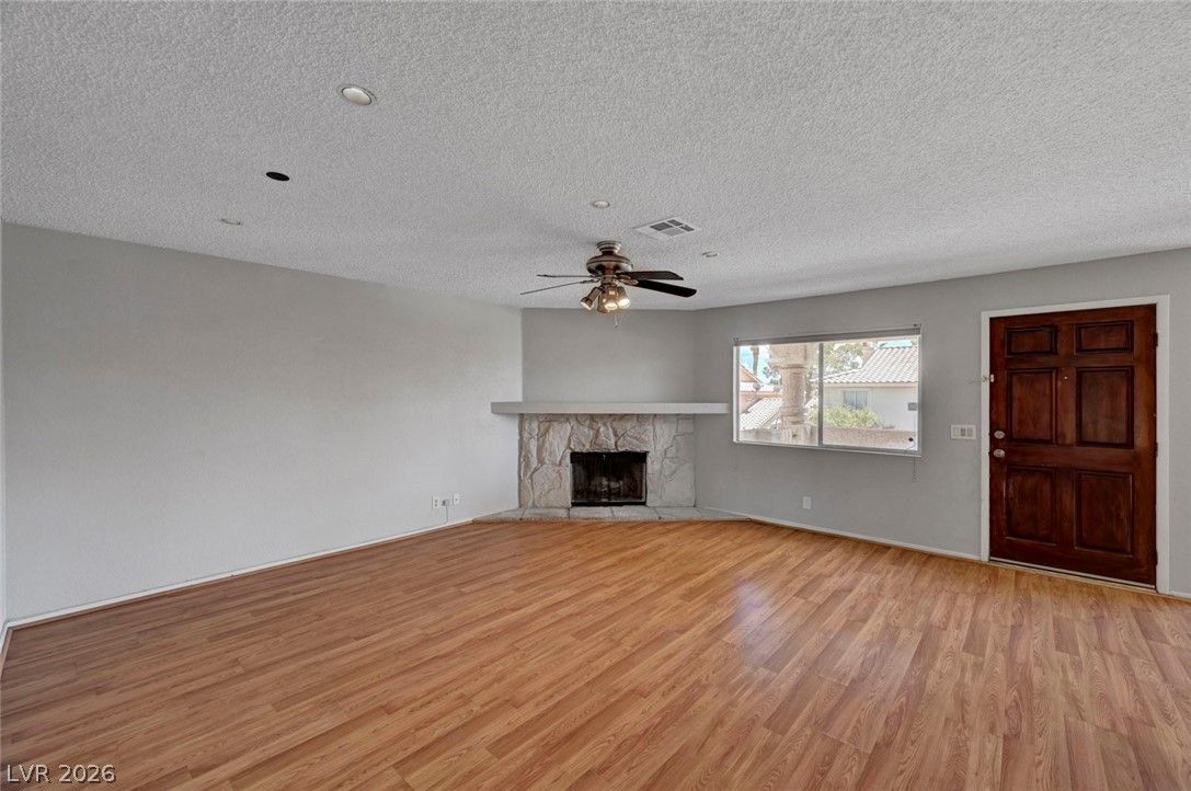 913 Falconhead Lane 201 — photo 5