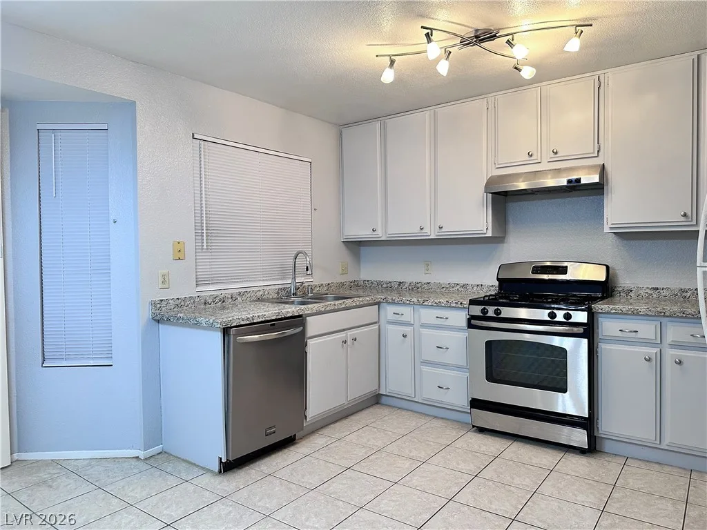 8413 Dunphy Court — photo 2