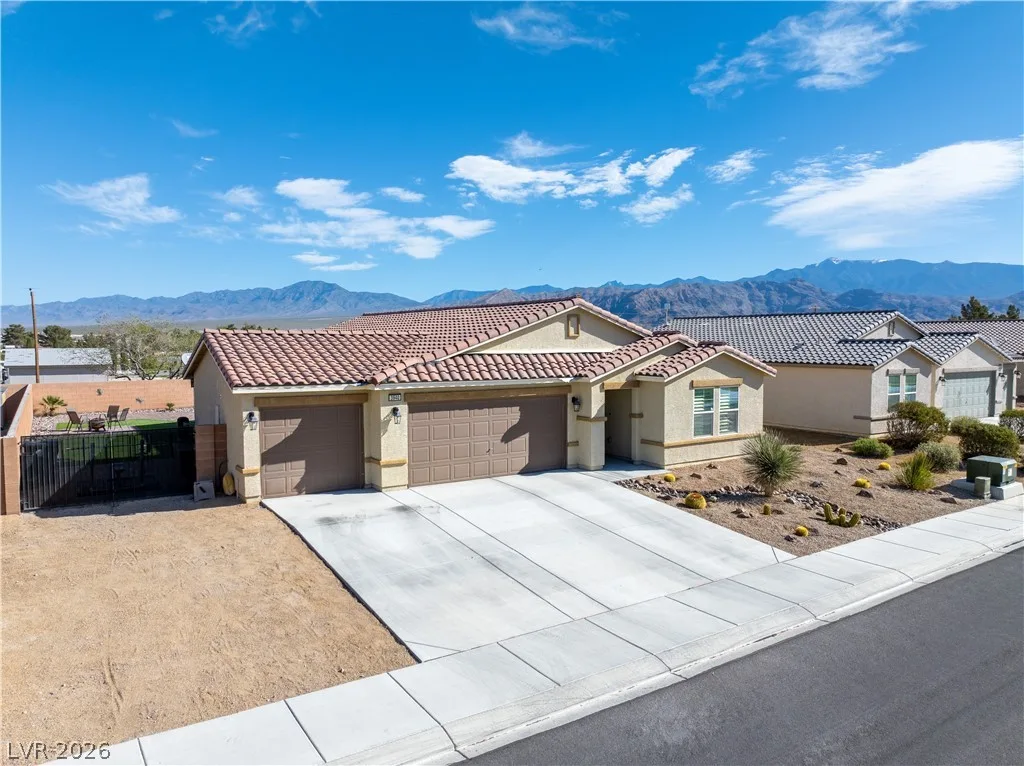 3940 East Gunnison Avenue — photo 4