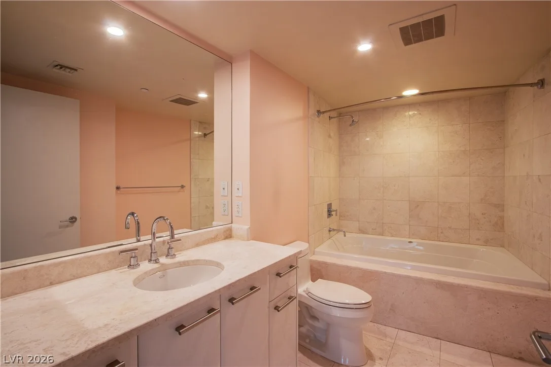 222 Karen Avenue 306 — photo 4