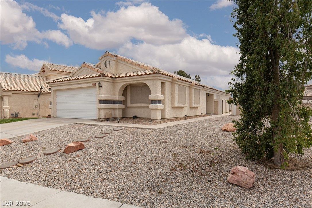 352 Lander Drive — photo 3