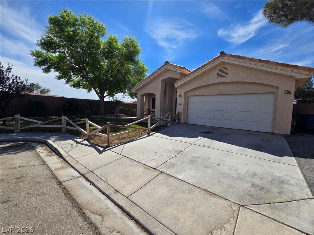 607 Snake Charmer Avenue — photo 3 of 38