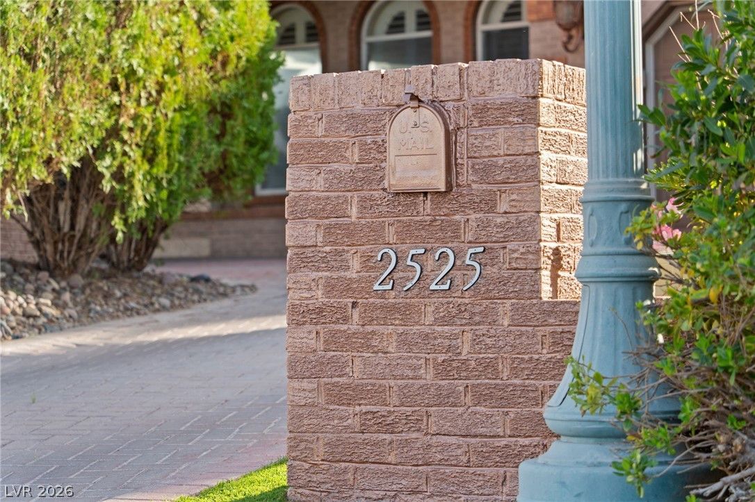 2525 Driftwood Drive — photo 4