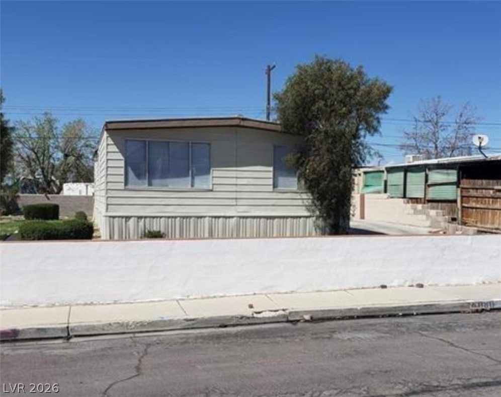 6080 GREAT SMOKY Avenue — photo 2 of 13