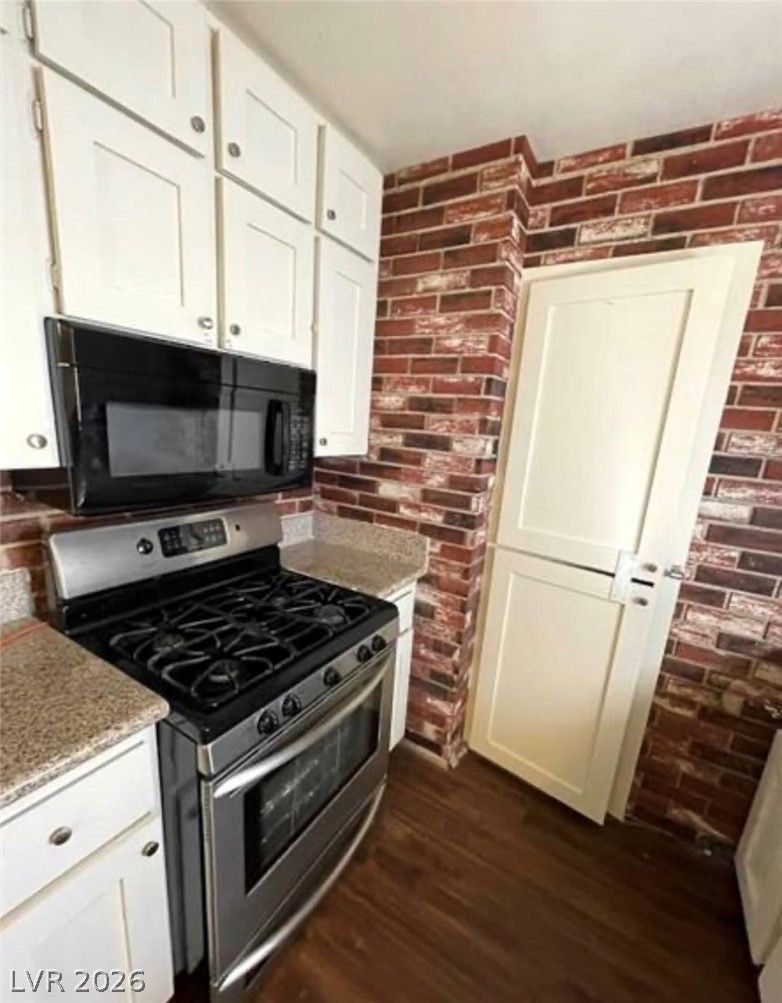 834 Benita Place — photo 5 of 19