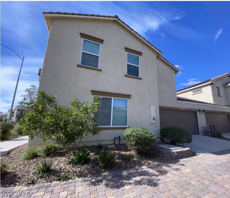 1051 Admiral Emblem Street — photo 4 of 18