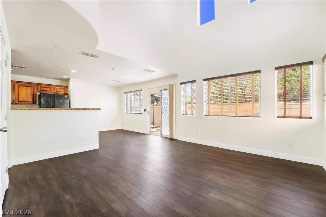 7858 Windhamridge Drive — photo 3 of 15