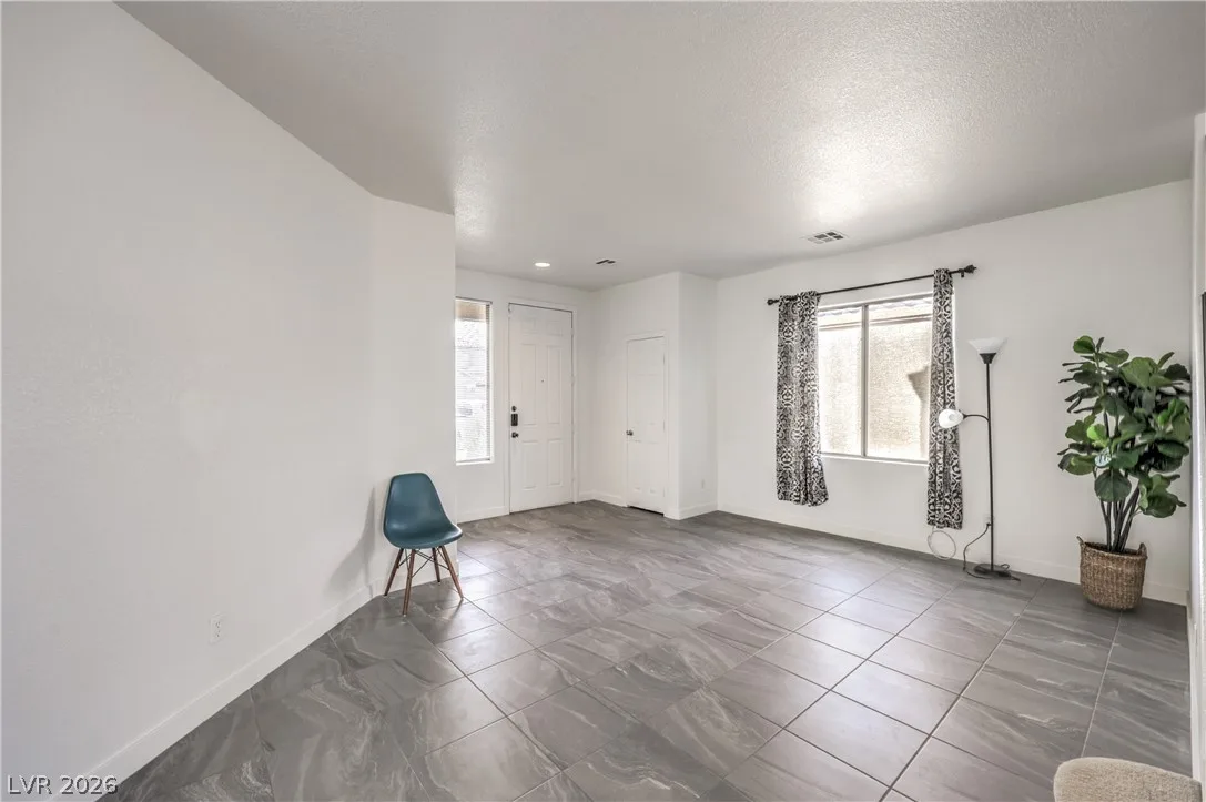 920 Gary Carmena Avenue — photo 4