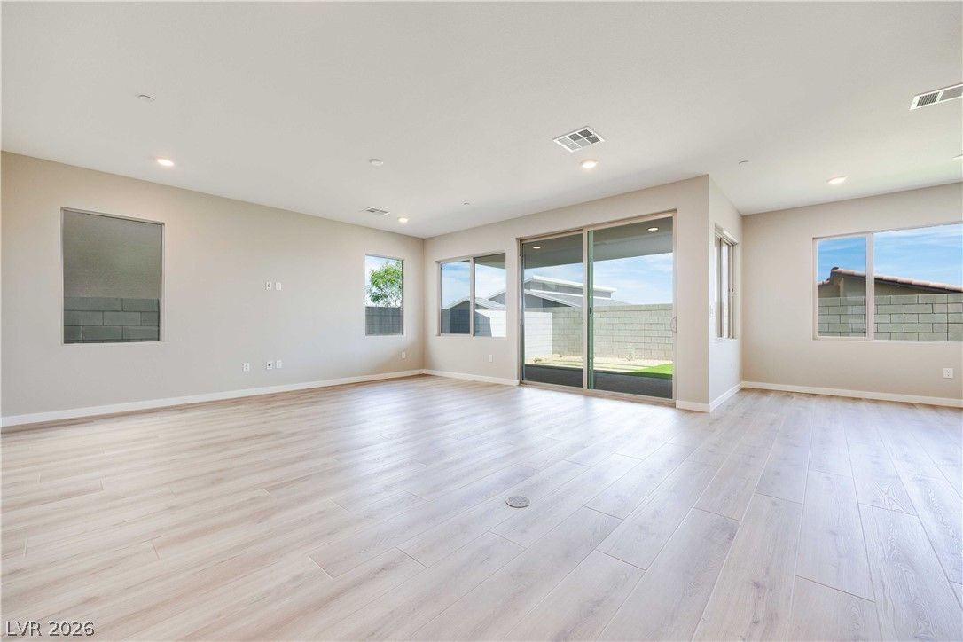 10072 Juniper Valley Street — photo 4