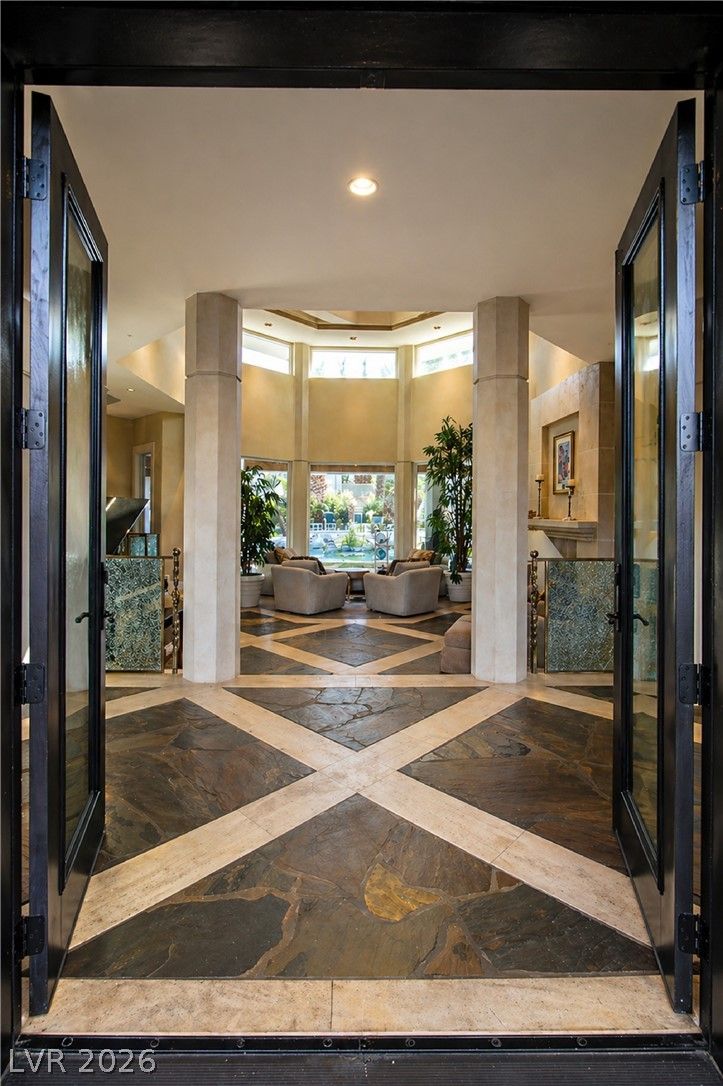 2326 Caserta Court — photo 4 of 29