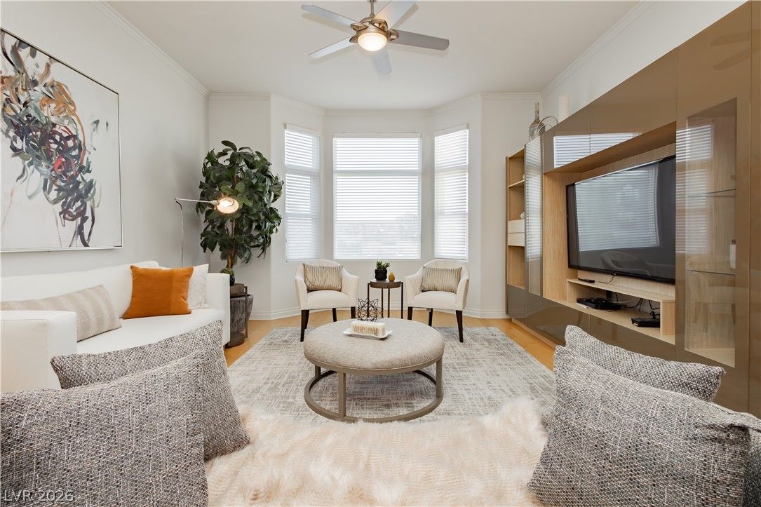 2220 Village Walk Drive 3220 — photo 2