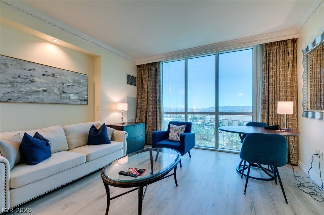 135 East HARMON Avenue 804 — photo 1