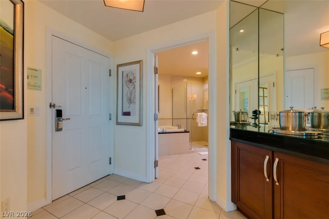 135 East HARMON Avenue 804 — photo 3