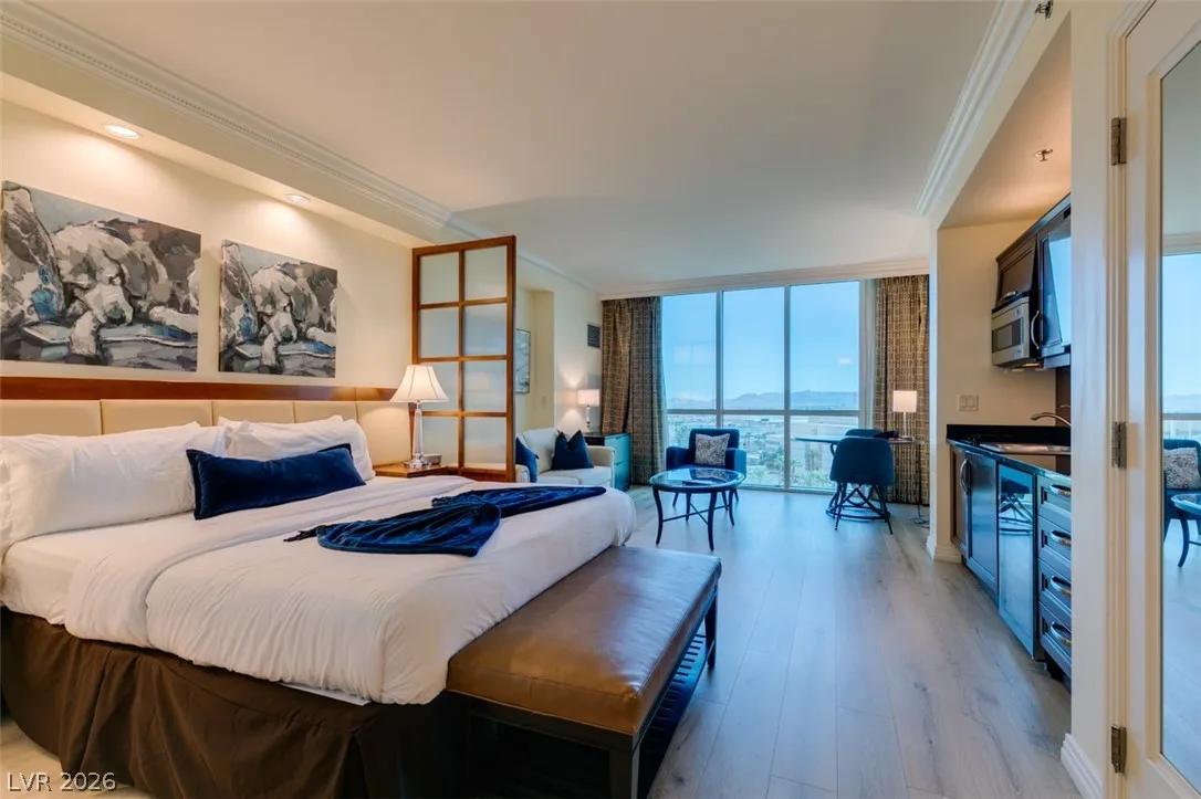 135 East HARMON Avenue 804 — photo 4
