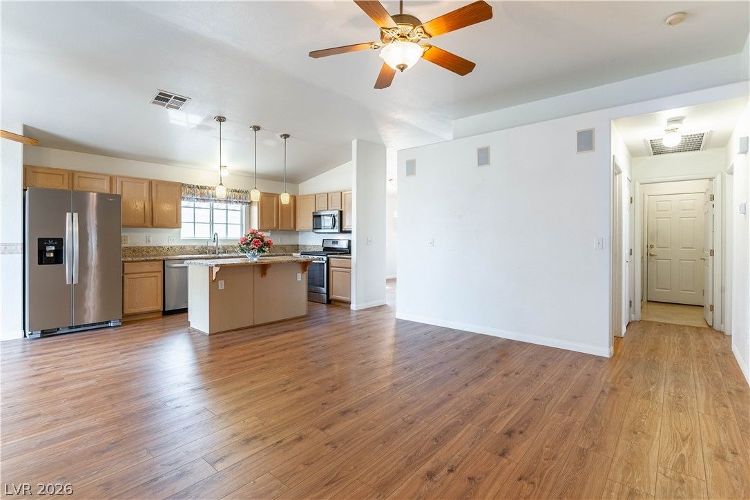 5460 Beach Pine Street — photo 5