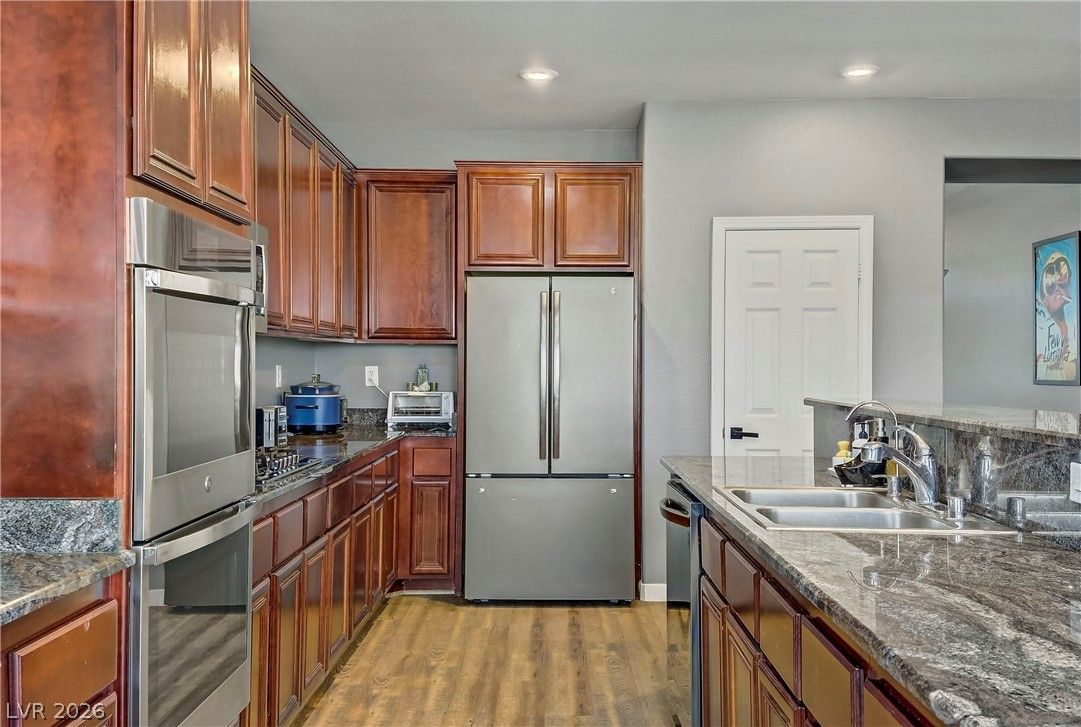 6908 Fox Sparrow Court — photo 3