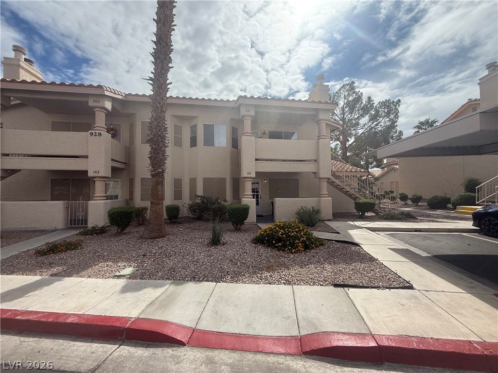 928 Rockview Drive 101 — photo 1 of 9