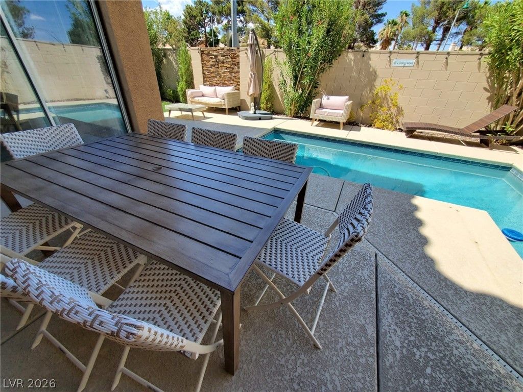 8656 Big Sagebrush Avenue — photo 2