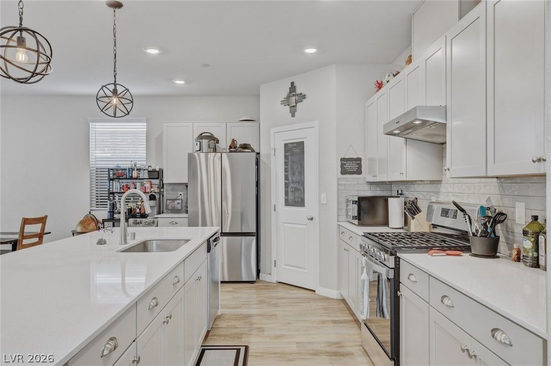 8494 Torozo Avenue — photo 3