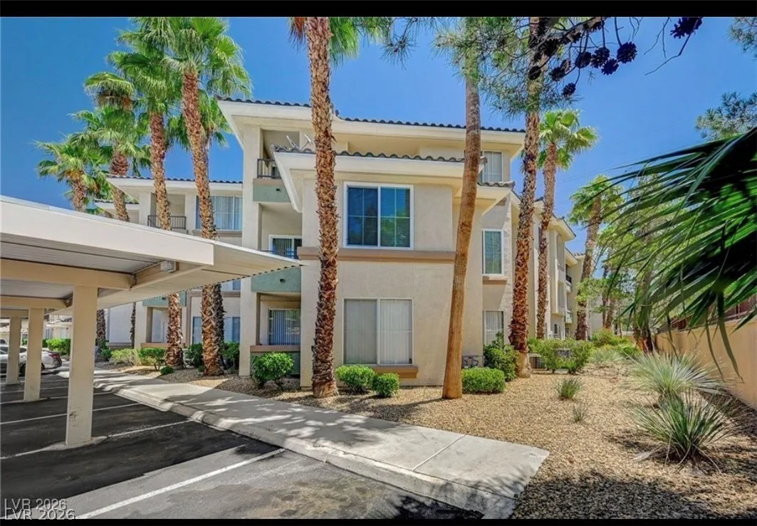 7189 South Durango Drive 304 — photo 2